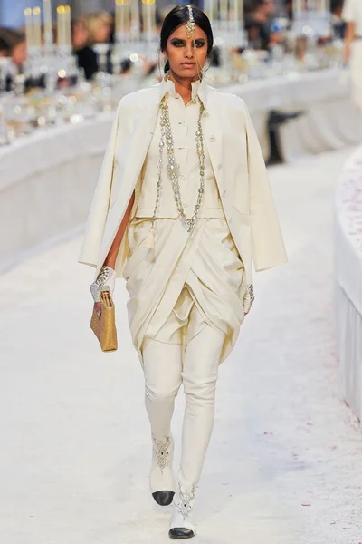 Look 19